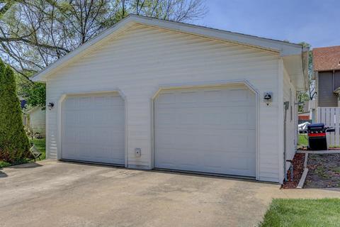 562 E Patton St, Paxton, IL 60957 photo 28