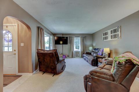 562 E Patton St, Paxton, IL 60957 photo 4