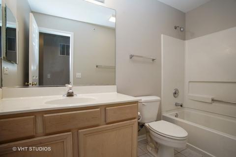680 Mill Cir #303, Wheeling, IL 60090 photo 8