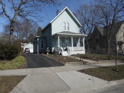 145 Hill Ave, Elgin, IL 60120 photo 3