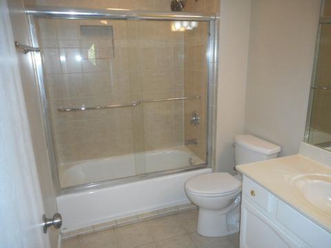775 Thoreau Dr, Elgin, IL 60120 photo 8