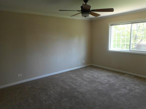 775 Thoreau Dr, Elgin, IL 60120 photo 10