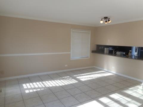 775 Thoreau Dr, Elgin, IL 60120 photo 3