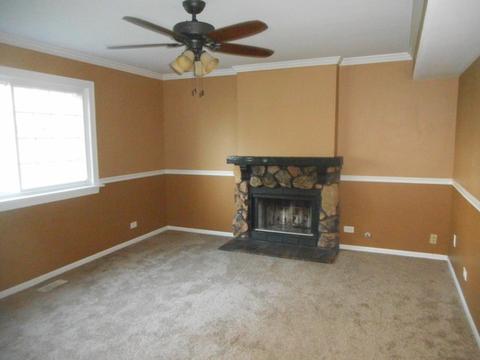 775 Thoreau Dr, Elgin, IL 60120 photo 5