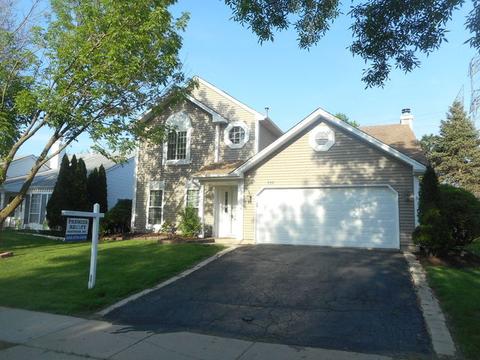 775 Thoreau Dr, Elgin, IL 60120 photo 1