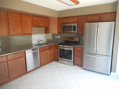 775 Thoreau Dr, Elgin, IL 60120 photo 7