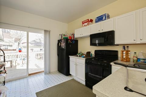 172 Oak St, Elgin, IL 60123 photo 3
