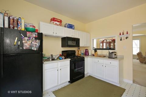 172 Oak St, Elgin, IL 60123 photo 4