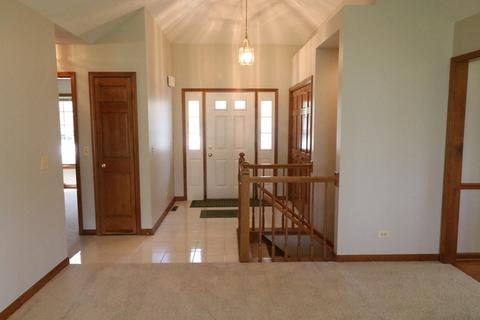 2098 Childs Ct, Wheaton, IL 60187 photo 3