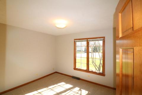 2098 Childs Ct, Wheaton, IL 60187 photo 18