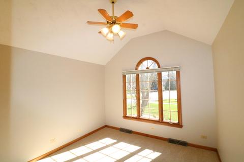 2098 Childs Ct, Wheaton, IL 60187 photo 17