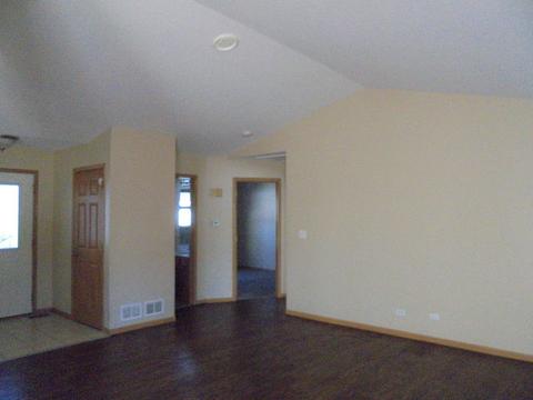 808 Rose Ln, Harvard, IL 60033 photo 3