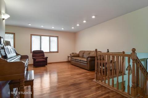 1745 Chippendale Rd, Hoffman Estates, IL 60169 photo 3