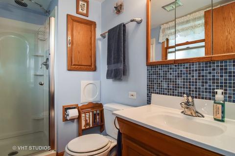 1745 Chippendale Rd, Hoffman Estates, IL 60169 photo 9
