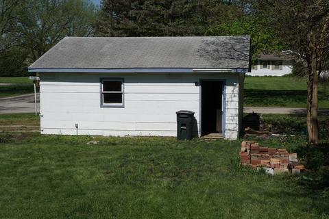 205 S Front St, Danforth, IL 60930 photo 11
