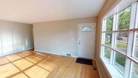 157 Wheeling Ave, Wheeling, IL 60090 photo 3