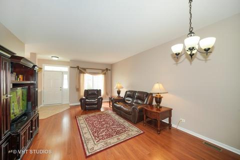 2270 Reflections Dr, Aurora, IL 60502 photo 2