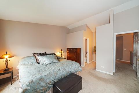 2270 Reflections Dr, Aurora, IL 60502 photo 4