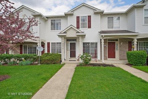 2270 Reflections Dr, Aurora, IL 60502 photo 1