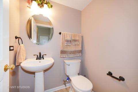 2270 Reflections Dr, Aurora, IL 60502 photo 9
