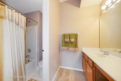 2270 Reflections Dr, Aurora, IL 60502 photo 6