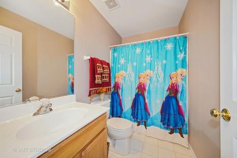 2270 Reflections Dr, Aurora, IL 60502 photo 8