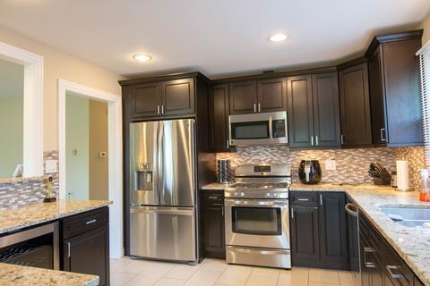 1320 Meyer Rd, Hoffman Estates, IL 60169 photo 2