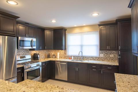 1320 Meyer Rd, Hoffman Estates, IL 60169 photo 3