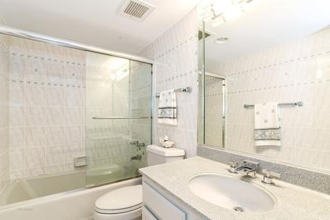 175 E Delaware Pl #8111, Chicago, IL 60611 photo 10