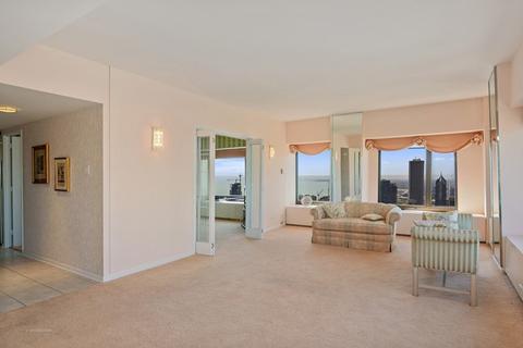 175 E Delaware Pl #8111, Chicago, IL 60611 photo 2