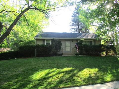 207 Center Pl, Peru, IL 61354 photo 1
