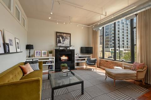 70 E 18th St #2D, Chicago, IL 60616 photo 4