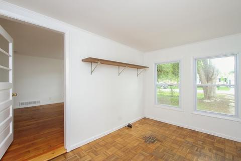 1613 Knoll Ave, Mchenry, IL 60050 photo 2