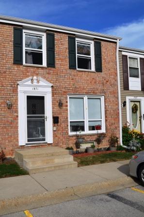 1971 Cheltenham Pl, Hoffman Estates, IL 60169 photo 1