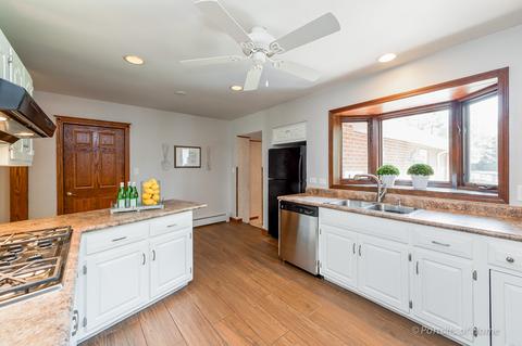 26 W307 Jerome Ave, Wheaton, IL 60187 photo 4