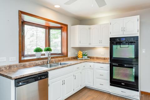 26 W307 Jerome Ave, Wheaton, IL 60187 photo 3