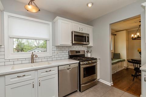 555 Newark Ln, Hoffman Estates, IL 60169 photo 9