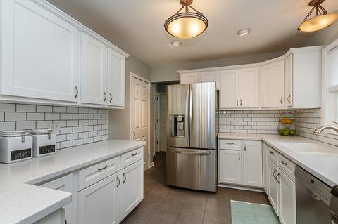 555 Newark Ln, Hoffman Estates, IL 60169 photo 7