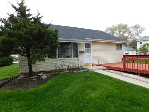 325 E 3rd St, East Dundee, IL 60118 photo 2