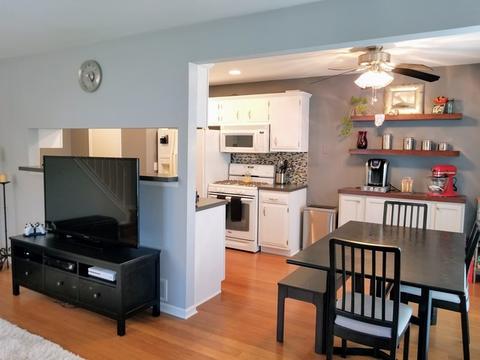 1663 Monticello Ct #D, Wheaton, IL 60189 photo 4