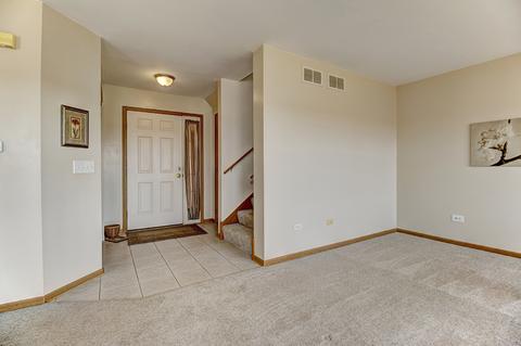 16152 S Fairfield Dr, Plainfield, IL 60586 photo 4