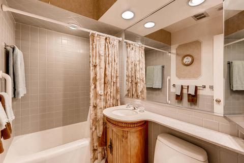 1101 E Grant Dr, Des Plaines, IL 60016 photo 23