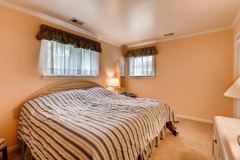 1101 E Grant Dr, Des Plaines, IL 60016 photo 19