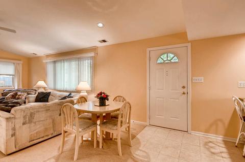 1101 E Grant Dr, Des Plaines, IL 60016 photo 14