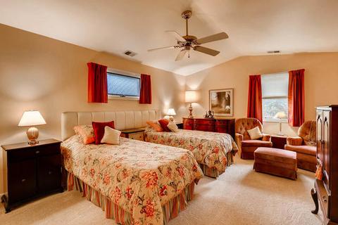 1101 E Grant Dr, Des Plaines, IL 60016 photo 15