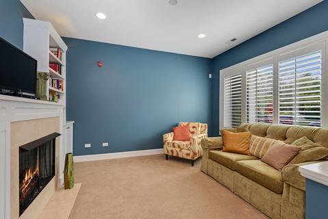 641 Custer Ave, Evanston, IL 60202 photo 3