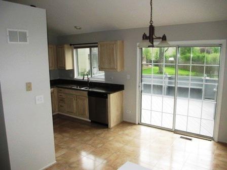 1397 Newcastle Ct, Bartlett, IL 60103 photo 3