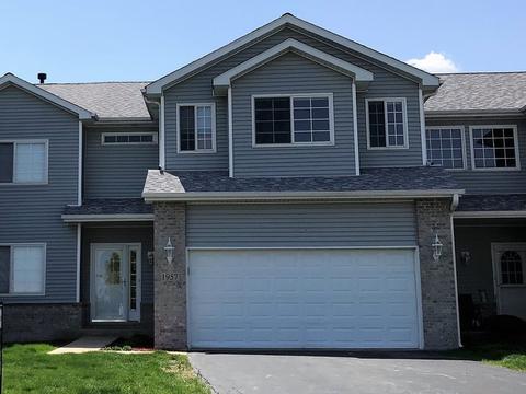 1957 Waters Edge Dr, Minooka, IL 60447 photo 1