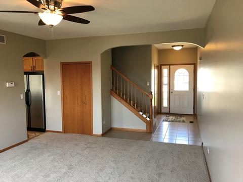 1957 Waters Edge Dr, Minooka, IL 60447 photo 3