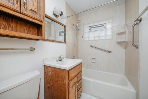 1917 E Willow Ave, Wheaton, IL 60187 photo 8